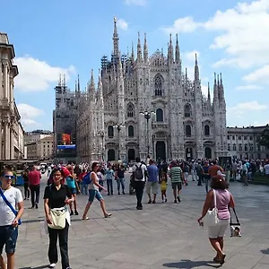 https://flat-in-duomo.italymilanhotels.net